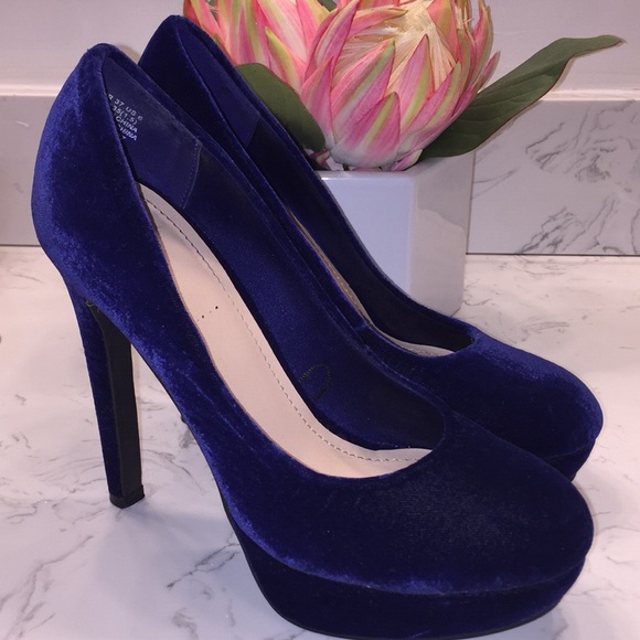 H&M Royal Blue Velvet Heels - Picture 1 of 4